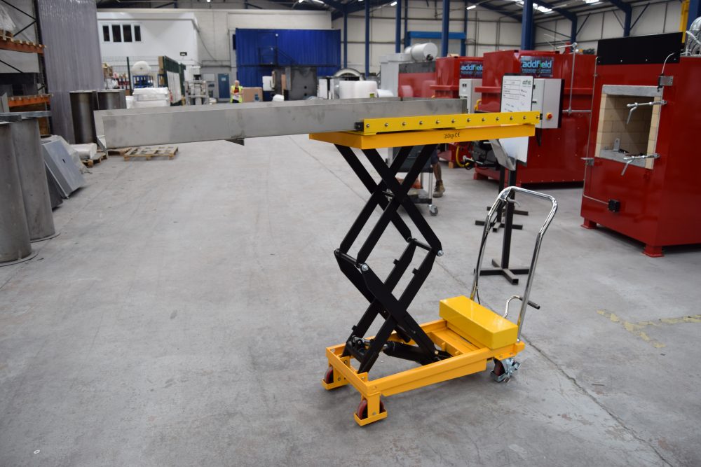 fully extended lift table with long tray